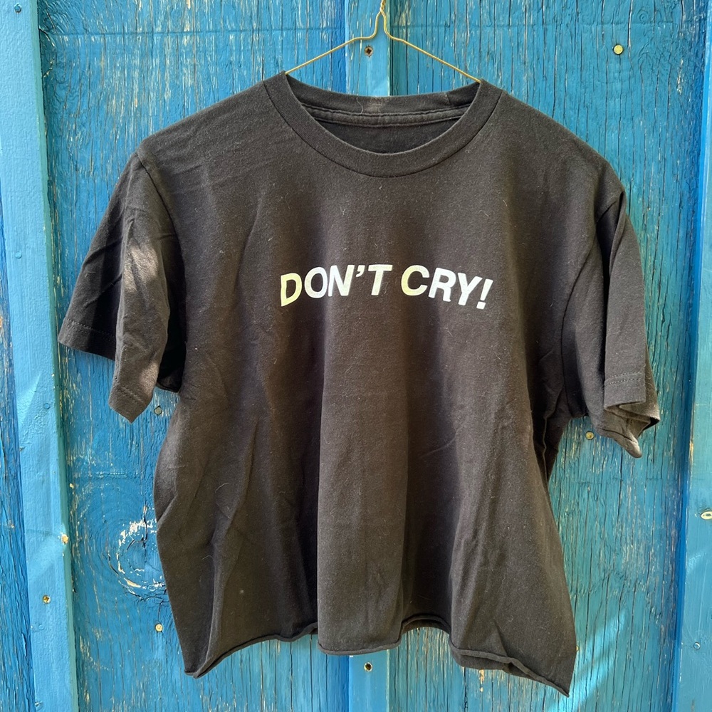 Cropped Coin “Don’t Cry” front an back design t-shirt